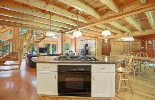 Lakefront Log Home on Huge Lake in Private Cove - Foto 40