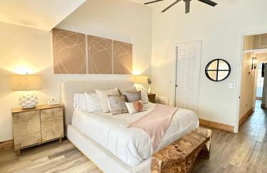 Villa Valbuena Palm Oasis In-Laws Quarters 4-Story Unit With Rooftop Retreat - Photo 18