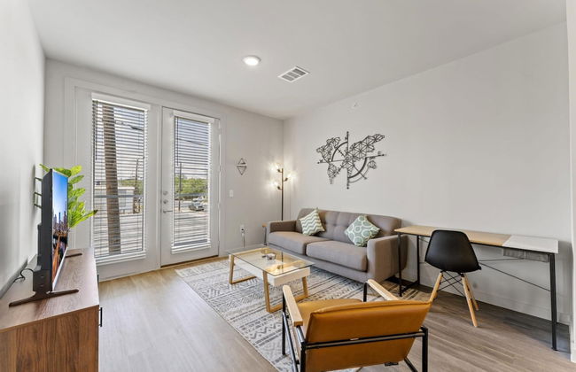 Prime Soco Charming 1BR King Suite w Pool Parking - Foto 1