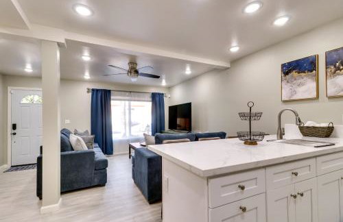 Fast WiFi and Free Parking Cozy Fontana Apartment - Photo 11