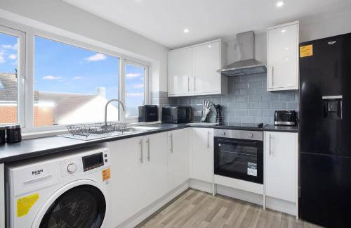 Spacious Living Room & Modern Comforts, Sleeps 4 - Foto 3