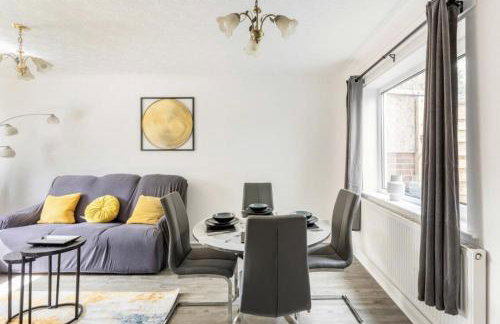 3 Bed House - Sleeps 5 - Parking - Garden - Wifi - Foto 7