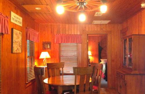 Lakefront Weekend Getaway with a Private Dock near the Ocala National Forest, Florida - Foto 10