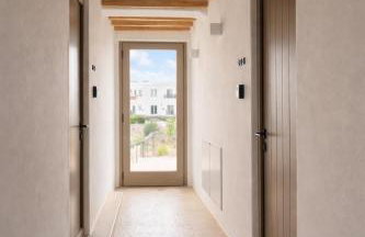 REYA suites - Photo 18