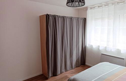 Appartement cosy dans une maison calme et parking gratuit avec borne - Foto 14