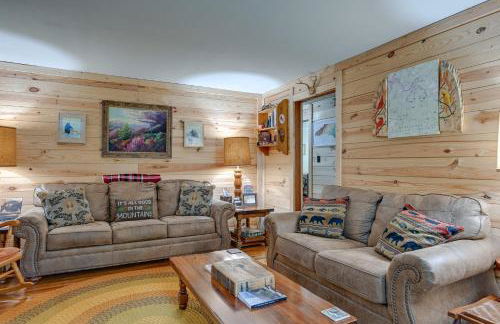 Fire Pit, Grill, and Views Cashiers Getaway! - Foto 5