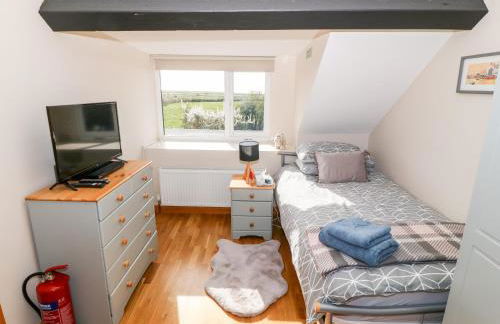 Min-y-rhos - Photo 24