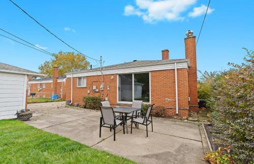 Charming Home Near Target and Parks 2 Bathrooms - Foto 22