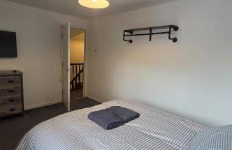 The Glen - Contractor Haven with Fast WiFi & Easy Parking by Hosterooo - Foto 7