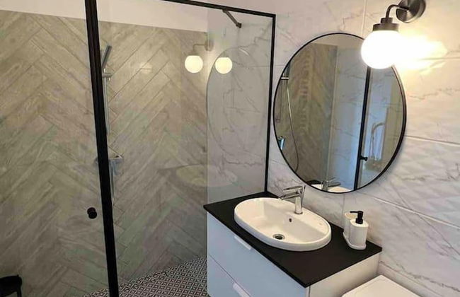 1-bed Top Floor Apartment in Warszawa - Foto 9