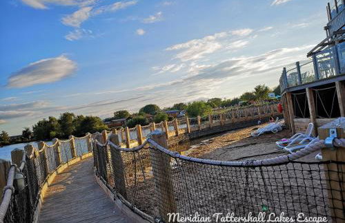 Elite Retreats 4U Lakeside Hot Tub Log Cabin with the fishing peg at Tattershall Lakes Park - Foto 40