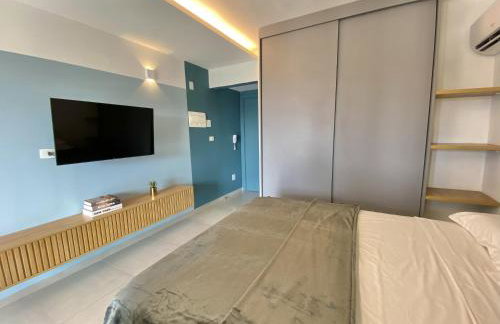 109 - Flat elegante na praia de Jaguaribe - Salvador - Foto 3