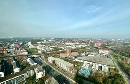 DOMspitzen-BLICK, cooles 2 Zimmer Apt mit Indoor-Swimmingpool auf dem Dach, Küche und Smart-TV - Foto 19