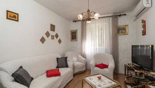 Villa Desin - Three Bedroom Apartment with Terrace and Garden View - Photo 4
