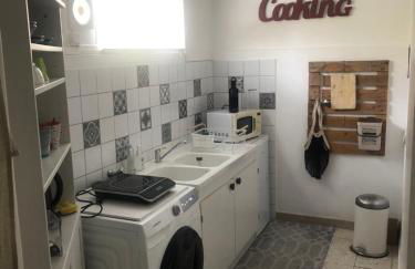 Studio de charme pour séjour tranquille à deux - Groupama Stadium - LDLC Aréna - Fiducial Astéria - Eurexpo - Aéroport St Exupéry - Base nautique du Grand Large - Foto 12