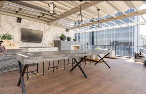 Hollywood Penthouse with Balcony & Pool View - Photo 40