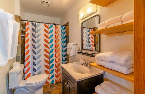 Cozy Cabin Perched on the Mountainside - Alpine Haus - Foto 22