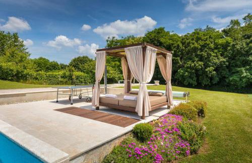 Villa Village by Villsy - with heated pool, spa, private tennis court, golf court, basketball court and playroom - Photo 12