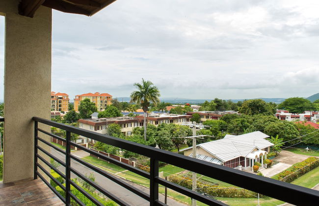 Kinsgton Modern Duplex Apartment with Pool - Foto 22