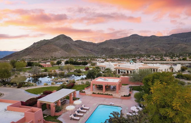 The Pond Estate by Avantstay Maximalist Designer Compound w/ 2 Casitas, Indoor + Outdoor Pools, Tennis Court, & Gorgeous Mountain Views 12k Sqft - Foto 8