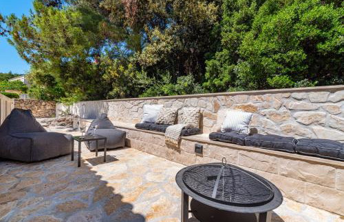 Villa Kadena - Luxury Seaside Villa with Private Heated Pool - Photo 58