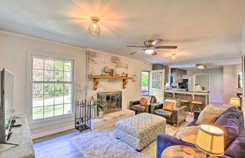 Mod Stable House on 10 Acres, Walk to Lake! - Foto 2