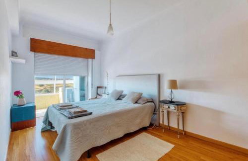 Only 10 min from Lisbon city centre, 15 min driving from the beaches! - Photo 7