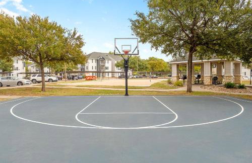 ATX Retreat Close to UT, DT & Lady Bird Lake - Photo 20