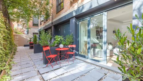 Residencias Bernabéu - Photo 3, Garden