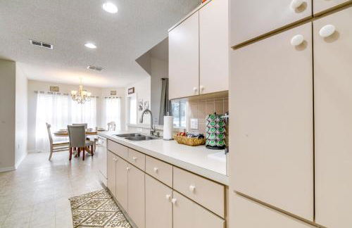 Family-Friendly Spring Hill Vacation Home with Lanai - Foto 11