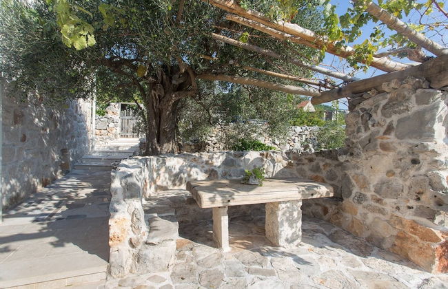 Stonehouse Marina - Estate With A Two Private Pools - Photo 34