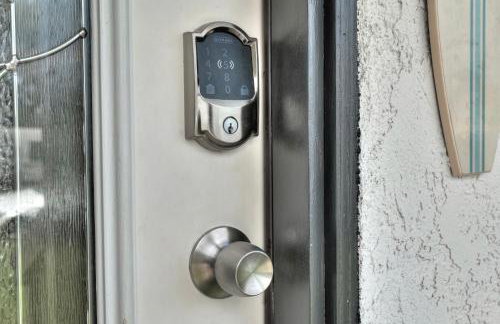 Beachside Bliss Spacious 3BR Retreat, Steps to Ocean - Foto 29