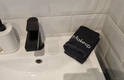 HighTide - 2 bed with parking, balcony & sea view. - Photo 52