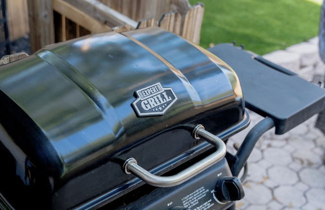 Quiet Convenient and Modern Haven - Photo 28