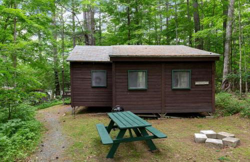 Luxury Camping Cabin with Fireplace near Hanover, New Hampshire - Foto 1