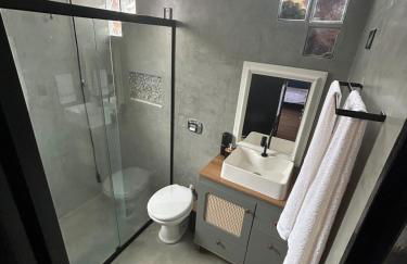 Casinha 2Q com churrasqueira com Ar condicionado - Praia da Armação - Foto 17