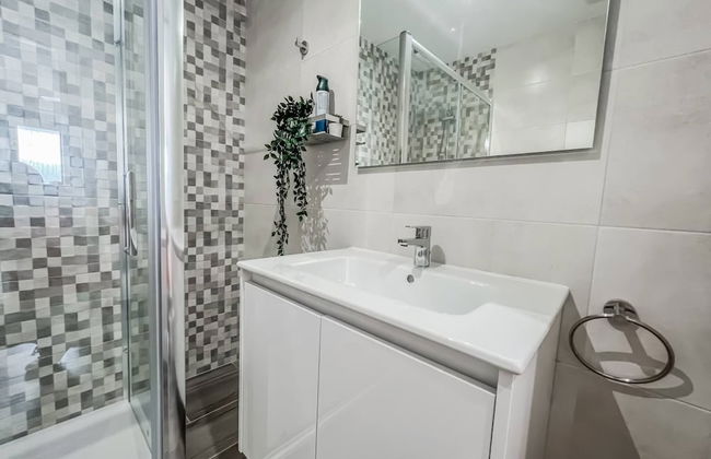 Modern Two Bedroom Apartment With Pool - Foto 6