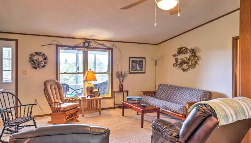 Finger Lakes Retreat with Sunroom, Fire Pit and BBQ! - Foto 4