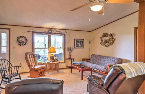 Finger Lakes Retreat with Sunroom, Fire Pit and BBQ! - Foto 4