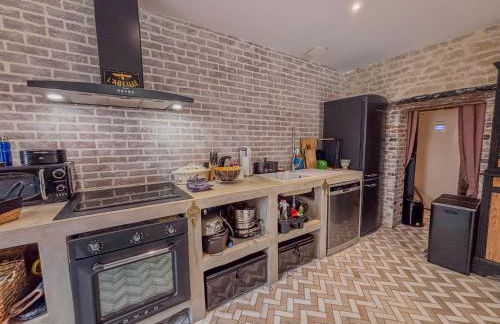 Charmante maison de ville avec vue sur le donjon avec wifi et jardin - Foto 12