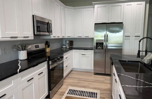 Naples Getaway by Beaches & Pickleball Courts - Photo 27