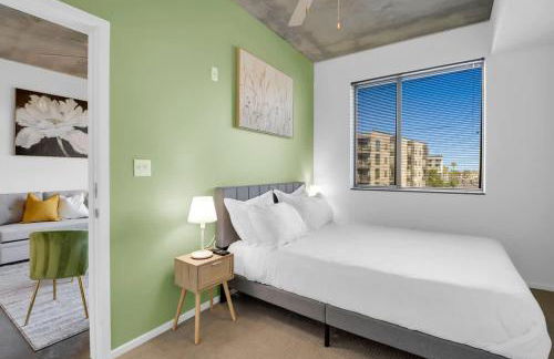 Centric 2BR In HEART of DTPHX Free Garage Parking - Foto 18