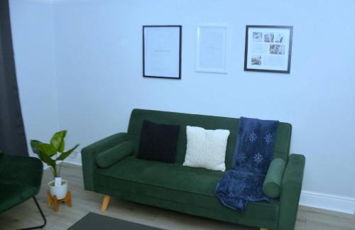 Tranquil Stays at 3 bedroom House in Dagenham - Foto 2