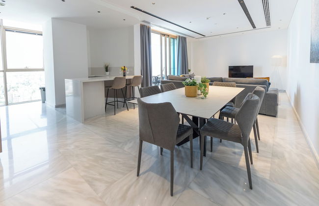 WealthyStays Skyhigh Central - Photo 9