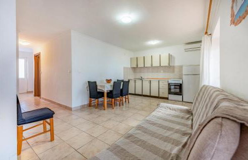 Beautiful Apartment In Kustici With Wifi - Foto 5