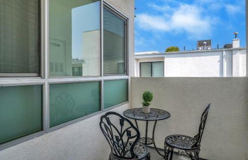 Amazing, Spacious Unit, Heart LA - Photo 21