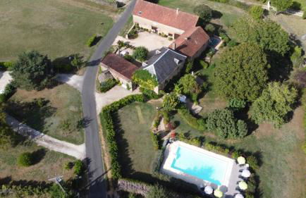 La Vieille Ferme: superbe complexe de 3 gîtes en pierre avec Piscine au coeur du Périgord Noir - Foto 3