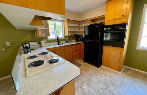 Colorful 50's Ranch in the Heart of Eugene - Foto 48