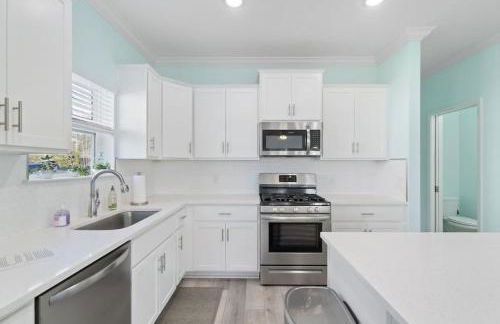 Walk to downtown seafood market Bay views - Foto 7