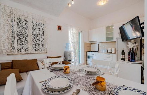 2 Bedroom Stunning Apartment In Osobljava - Foto 17